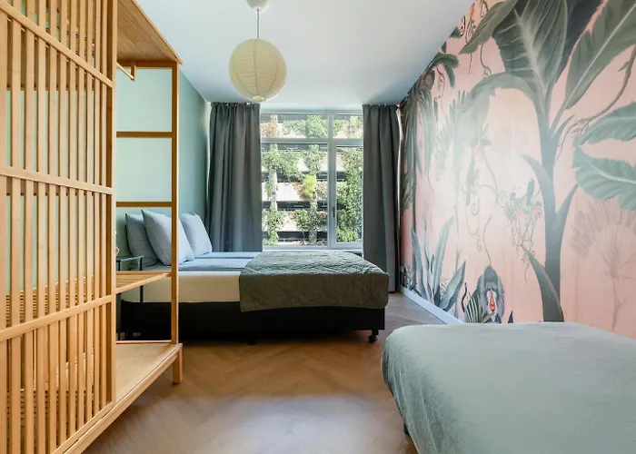 Rotterdam's Coolest * רוטרדם